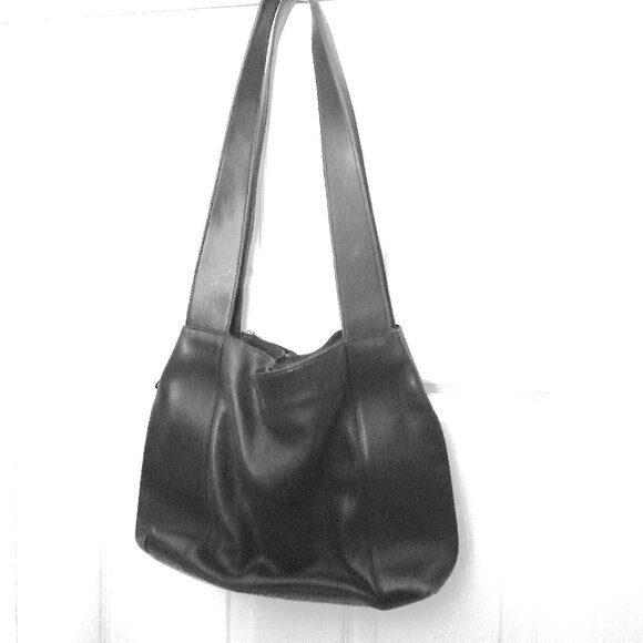 Fossil Handbag Shoulder Bag Black Pebbled Leather Key Charm Large Width 16in. - Picture 2 of 7